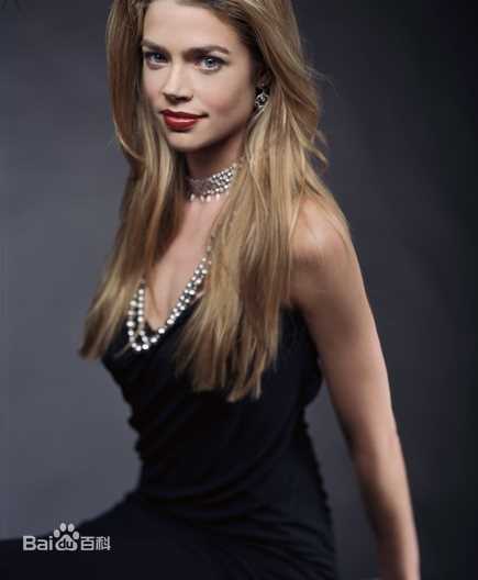 丹妮丝·理查兹(Denise Richards)前后照片