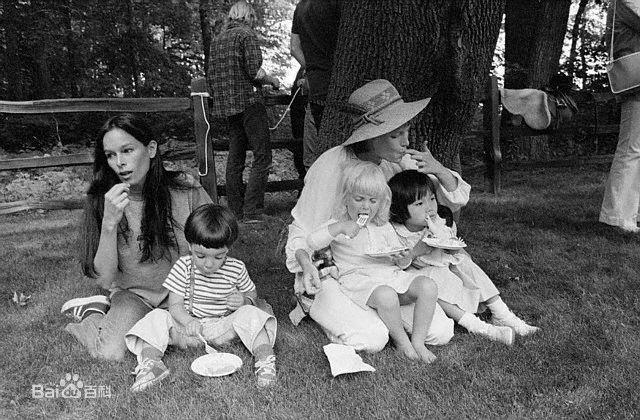 杰拉尔丁·卓别林(Geraldine Leigh Chaplin)杰拉丁·卓别林精彩图册