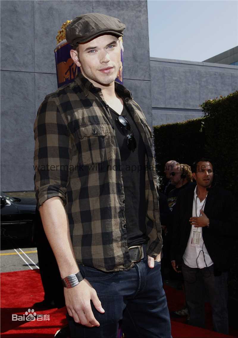 精选凯南·鲁兹(Kellan Lutz)精彩图册