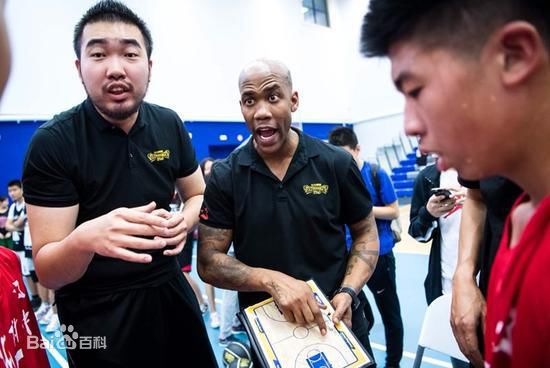 斯蒂芬·马布里(Stephon Marbury)教练生涯生活照