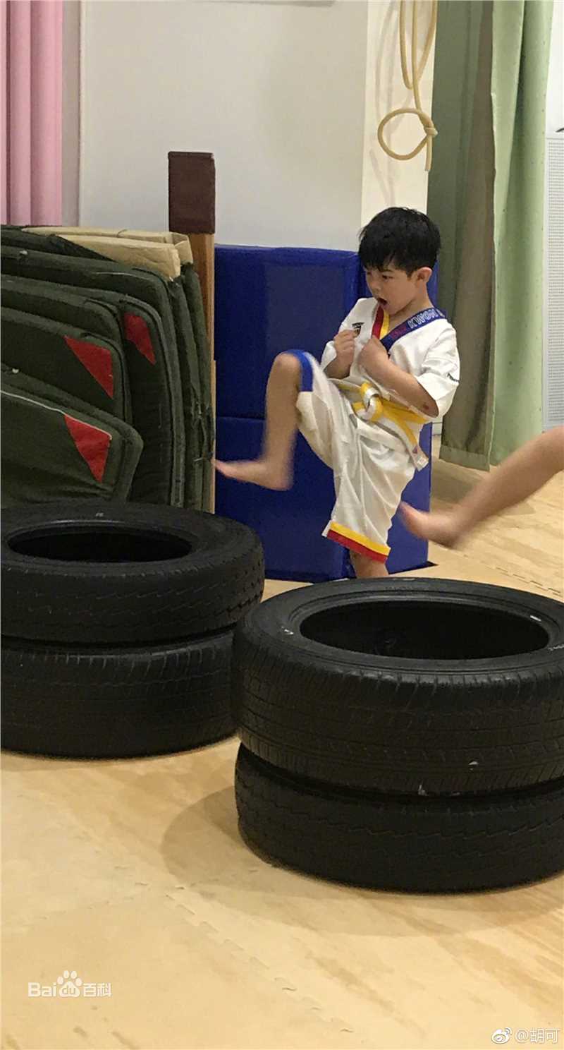 《沙俊伯》生活照