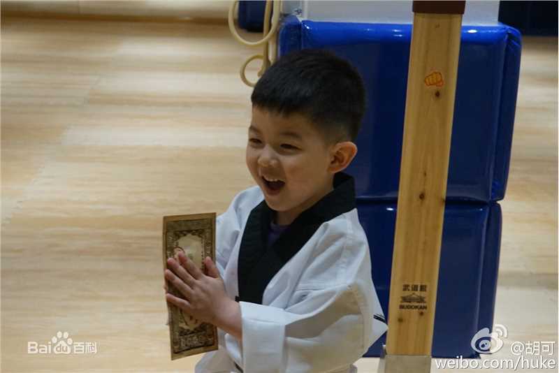 《沙俊伯》生活照