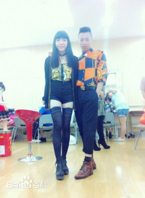 吴莫愁(MoMo Wu)个性照素颜照相册