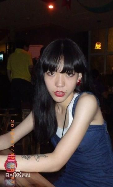 最新吴莫愁(MoMo Wu)性感图片