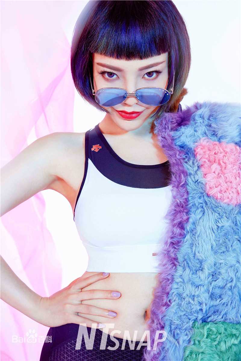 精选吴莫愁(MoMo Wu)在《NTsnap》时尚大片中的图册