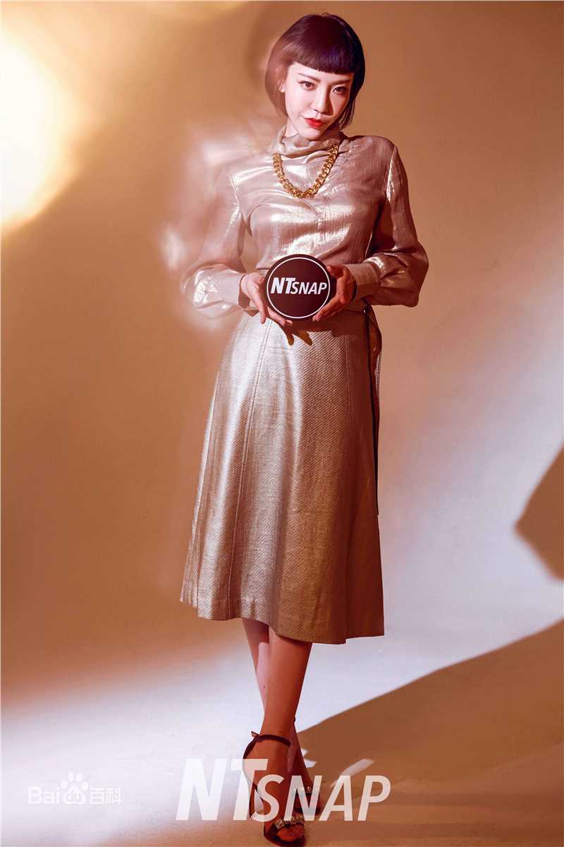 精选吴莫愁(MoMo Wu)在《NTsnap》时尚大片中的图册