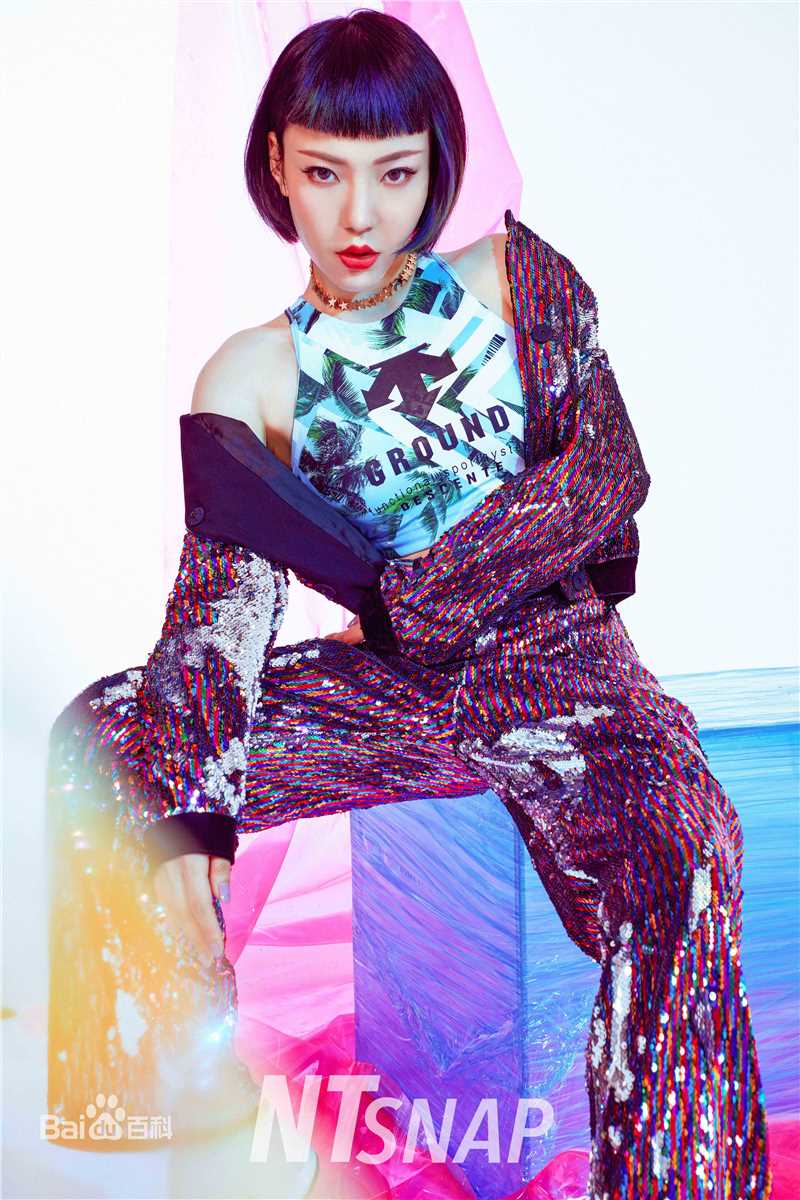 精选吴莫愁(MoMo Wu)在《NTsnap》时尚大片中的图册