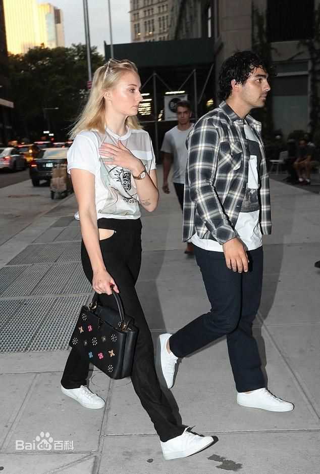 最新索菲·特纳(Sophie Turner)壁纸