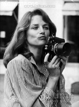 夏洛特·兰普林(Charlotte Rampling)前后照片