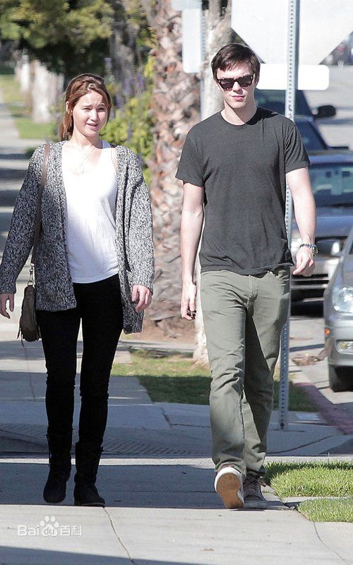 詹妮弗·劳伦斯(Jennifer Lawrence)詹妮弗和男友素颜照相册