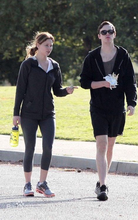 詹妮弗·劳伦斯(Jennifer Lawrence)詹妮弗和男友素颜照相册