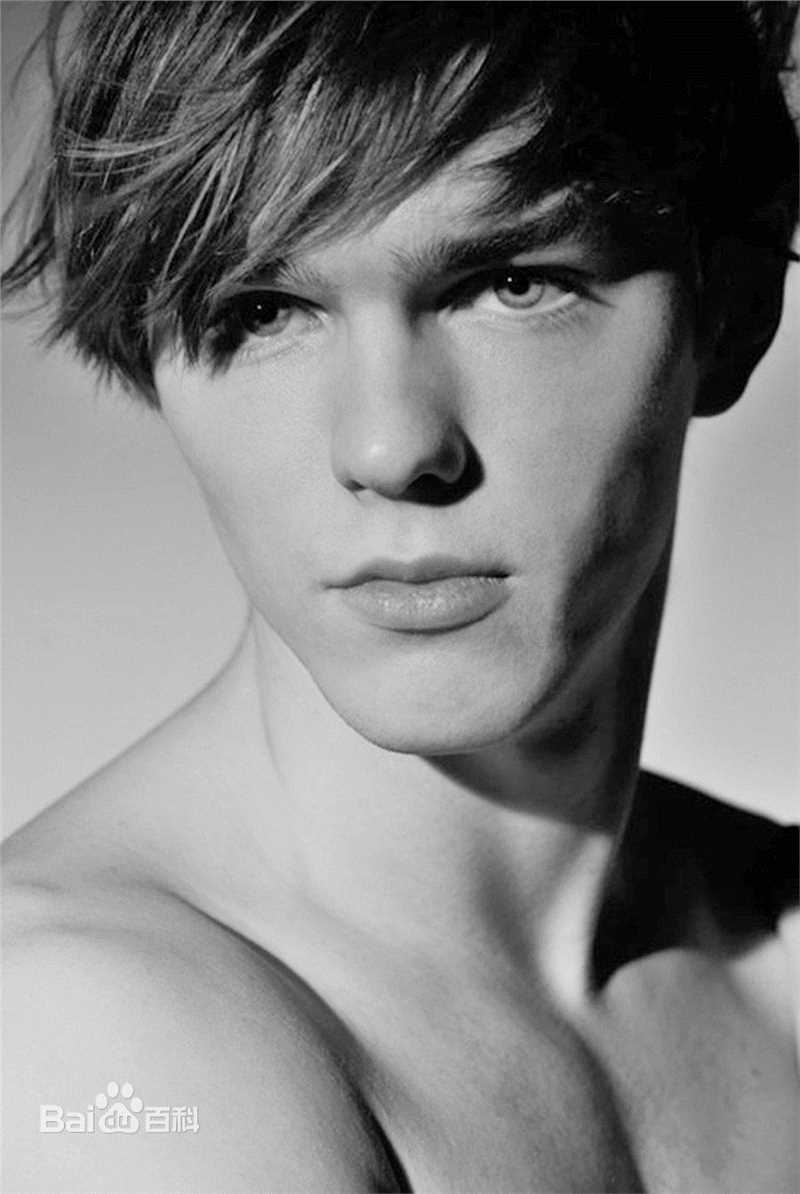 最全尼古拉斯·霍尔特(Nicholas Hoult)精彩图册