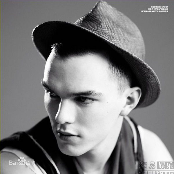 最全尼古拉斯·霍尔特(Nicholas Hoult)精彩图册