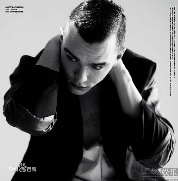 最全尼古拉斯·霍尔特(Nicholas Hoult)精彩图册