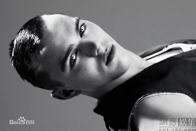最全尼古拉斯·霍尔特(Nicholas Hoult)精彩图册