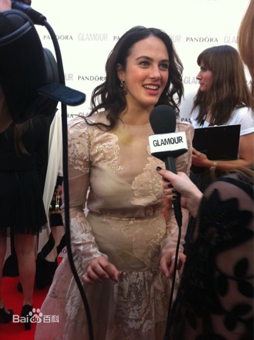 杰西卡·布朗·芬德利(Jessica Brown Findlay)杰西卡·布朗-芬德利 活动照前后照片