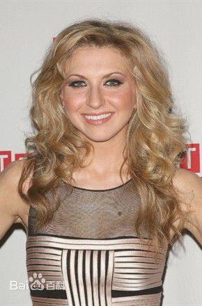 妮娜·阿里安达(Nina Arianda)生活照