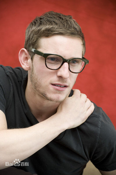 杰米·贝尔(Jamie Bell)Jamie清爽短发前后照片