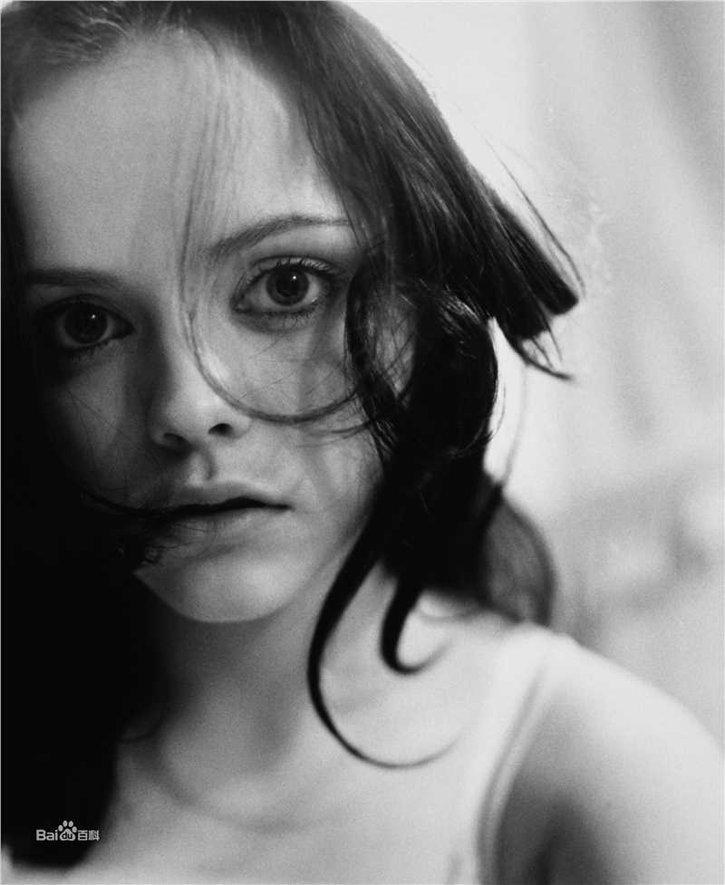 克里斯蒂娜·里奇(Christina Ricci)前后照片