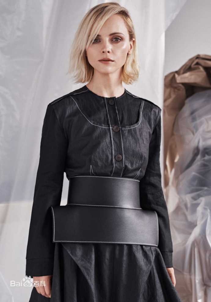 克里斯蒂娜·里奇(Christina Ricci)前后照片