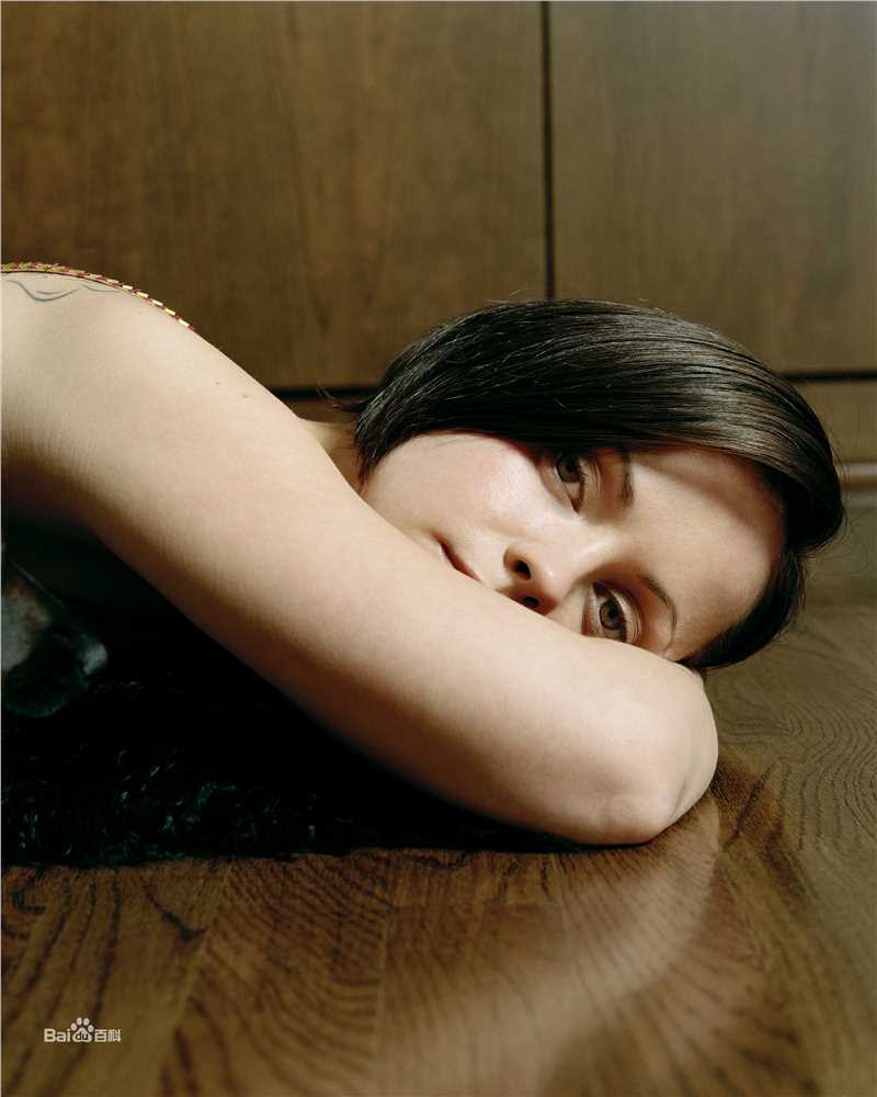 最新克里斯蒂娜·里奇(Christina Ricci)精彩图册