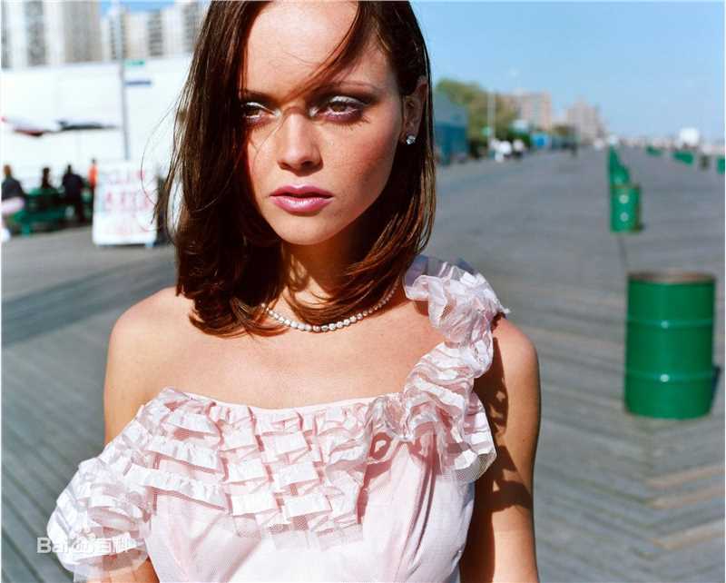 高清克里斯蒂娜·里奇(Christina Ricci)精彩图册