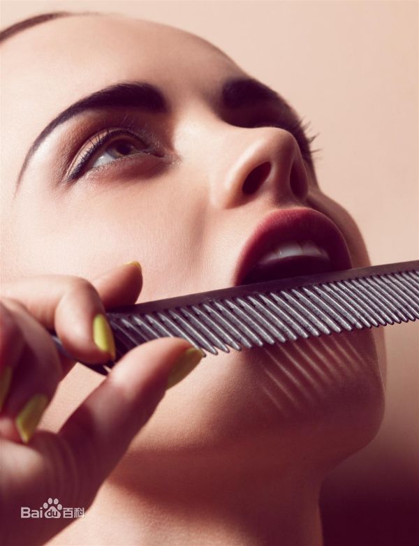 高清克里斯蒂娜·里奇(Christina Ricci)精彩图册