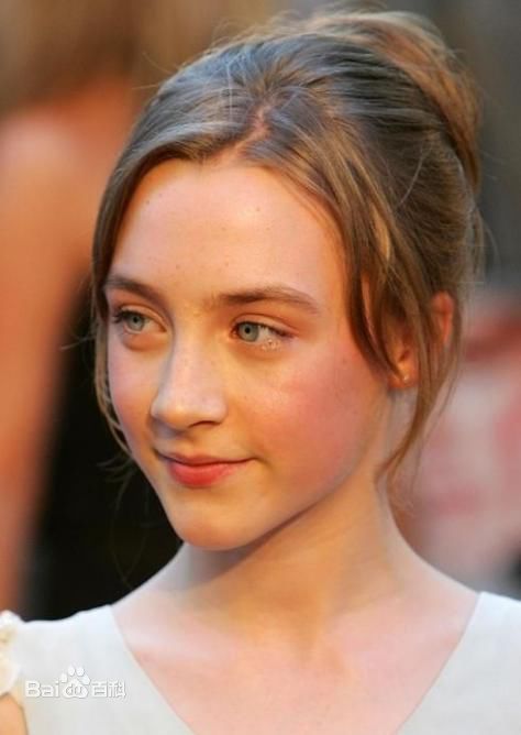 最新西尔莎·罗南(Saoirse Ronan)壁纸