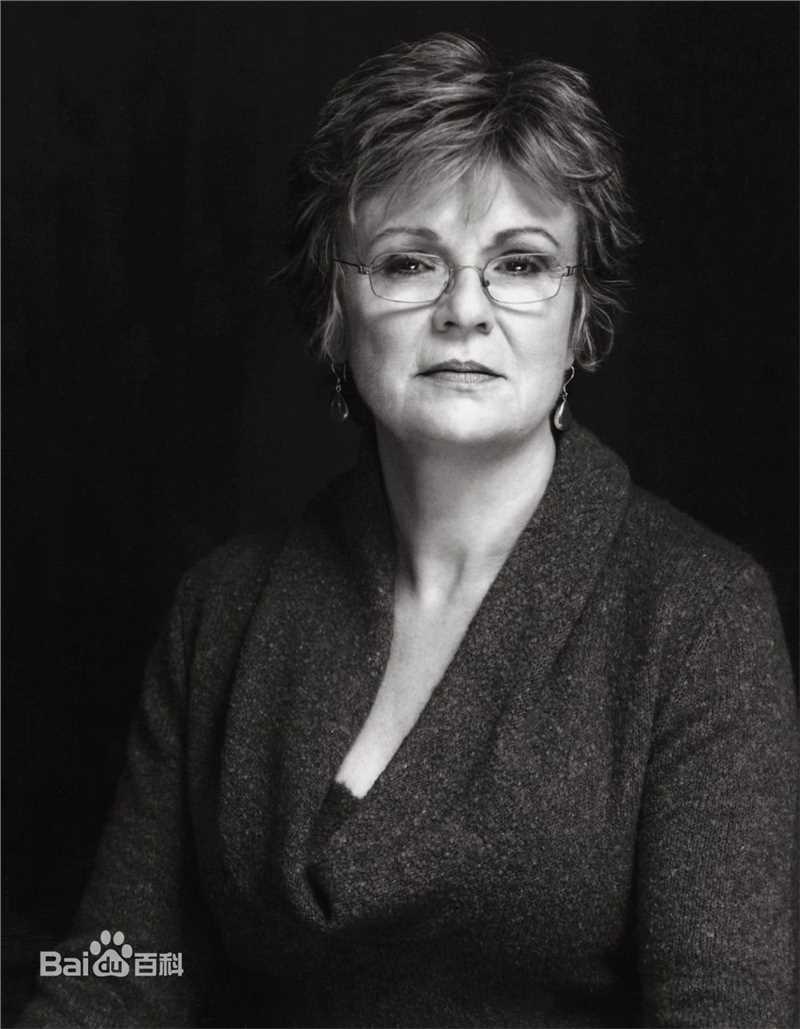 最全朱丽·沃特斯(Julie Walters)精彩图册