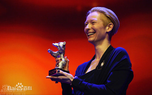 蒂尔达·斯文顿(Tilda Swinton)获奖领奖照片集生活照相册