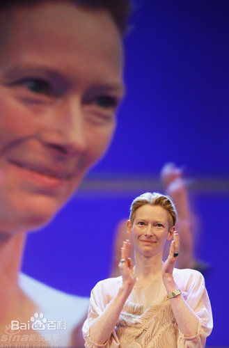 蒂尔达·斯文顿(Tilda Swinton)获奖领奖照片集生活照相册
