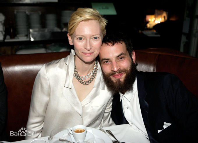 蒂尔达·斯文顿(Tilda Swinton)生活照生活照相册