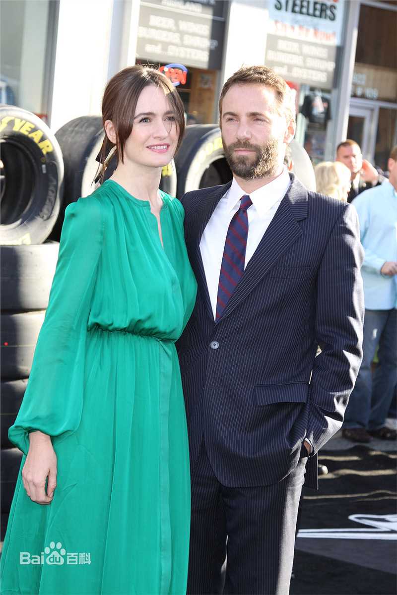 艾米莉·莫迪默(Emily Mortimer、Emily Kathleen Mortimer)艾米莉和丈夫图册