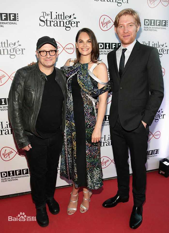 兰纳德·阿伯拉罕森(Leonard Abrahamson)合照壁纸壁纸