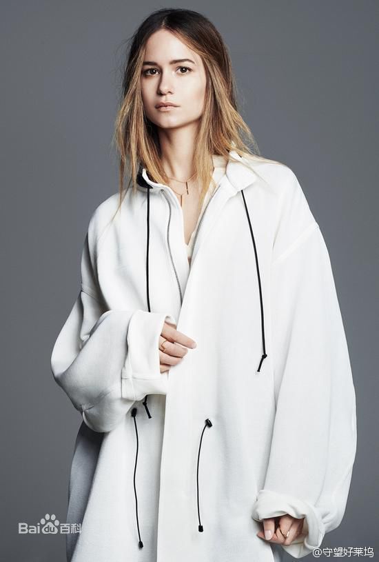 凯瑟琳·博耶·沃特斯顿(Katherine Boyer Waterston)个人照生活照