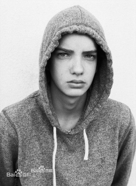 柯蒂·斯密特-麦菲(Kodi it-McPhee)kodi图册