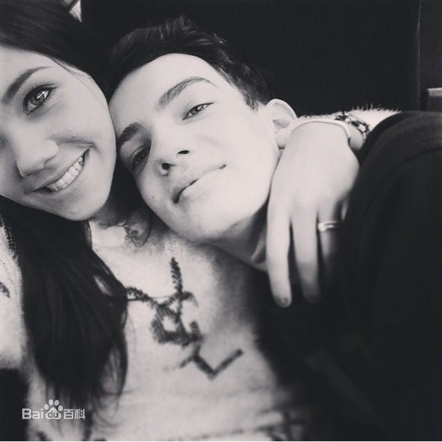 柯蒂·斯密特-麦菲(Kodi it-McPhee)kodi 女友图片图集