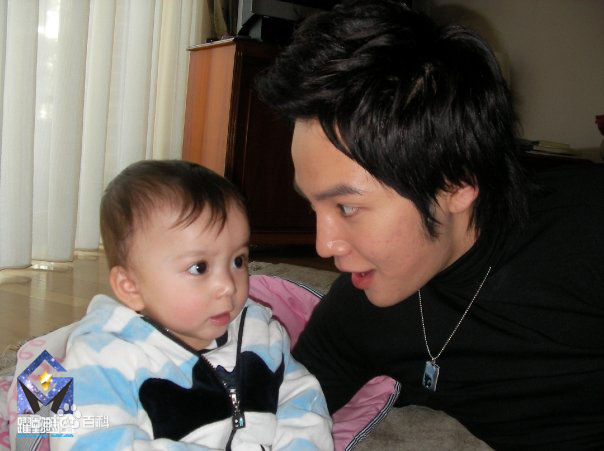 文梅森(Mason Moon Moorhouse)mason和张根硕生活照