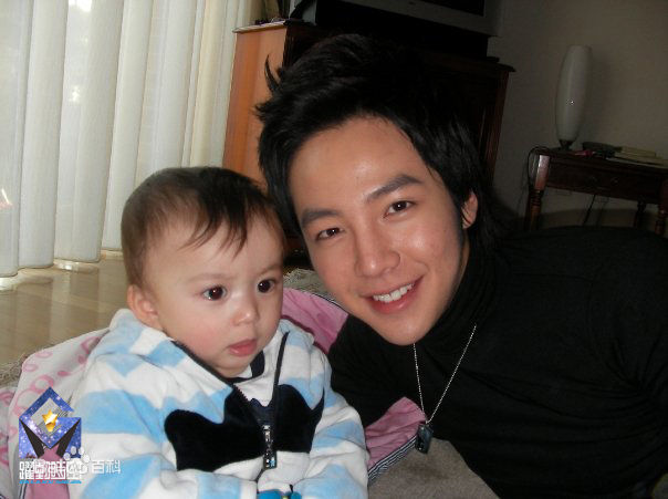 文梅森(Mason Moon Moorhouse)mason和张根硕生活照