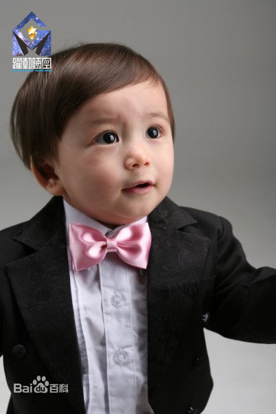 文梅森(Mason Moon Moorhouse)爆红网络的幼年萌照图册