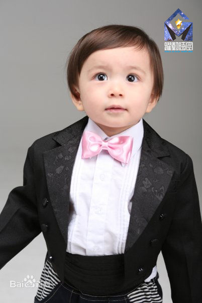 文梅森(Mason Moon Moorhouse)爆红网络的幼年萌照图册