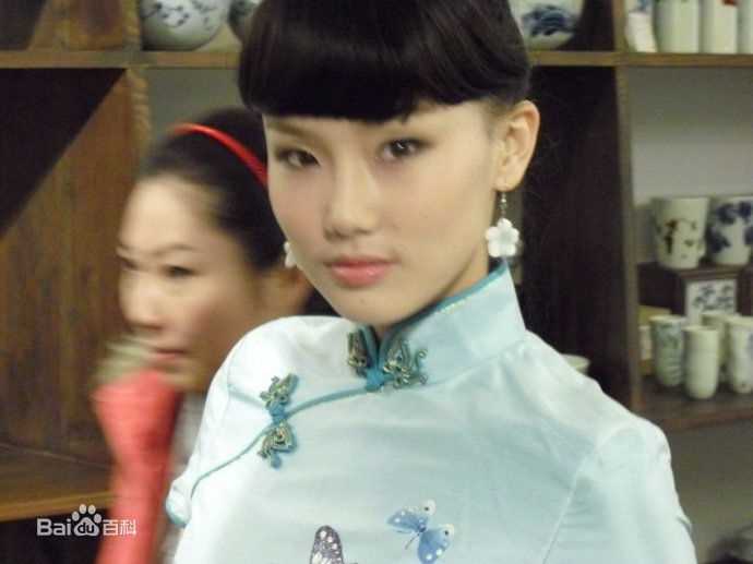 黄龄(Isabelle)旗袍素颜照相册