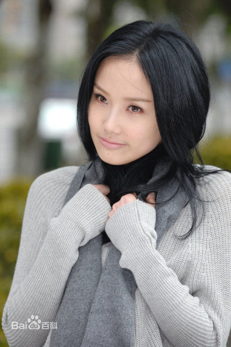 黄龄(Isabelle)在《特别》宣传集中的