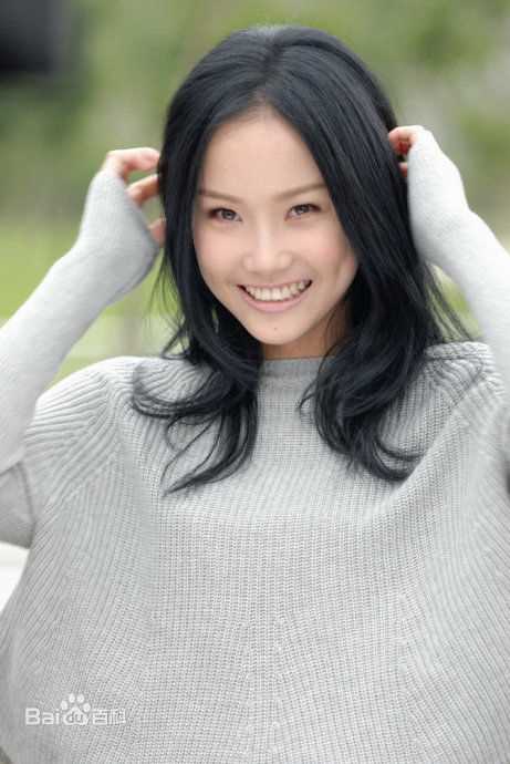 黄龄(Isabelle)在《特别》宣传集中的