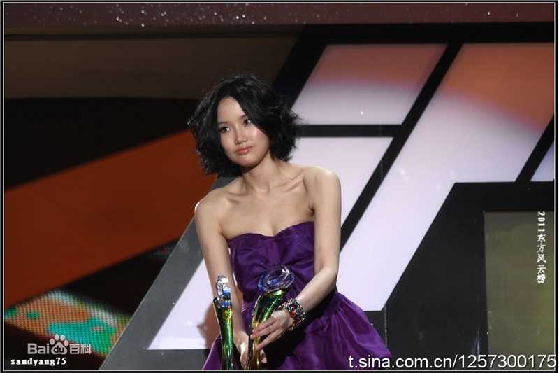 黄龄(Isabelle)2011年3月19日参加东方音乐风云榜颁奖礼图片图集