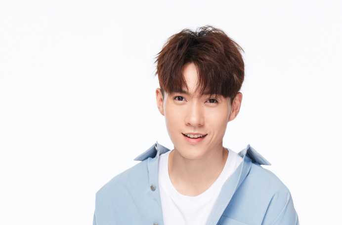 《刘秋实》封面图片