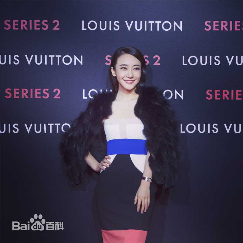 姜尘参加时尚活动