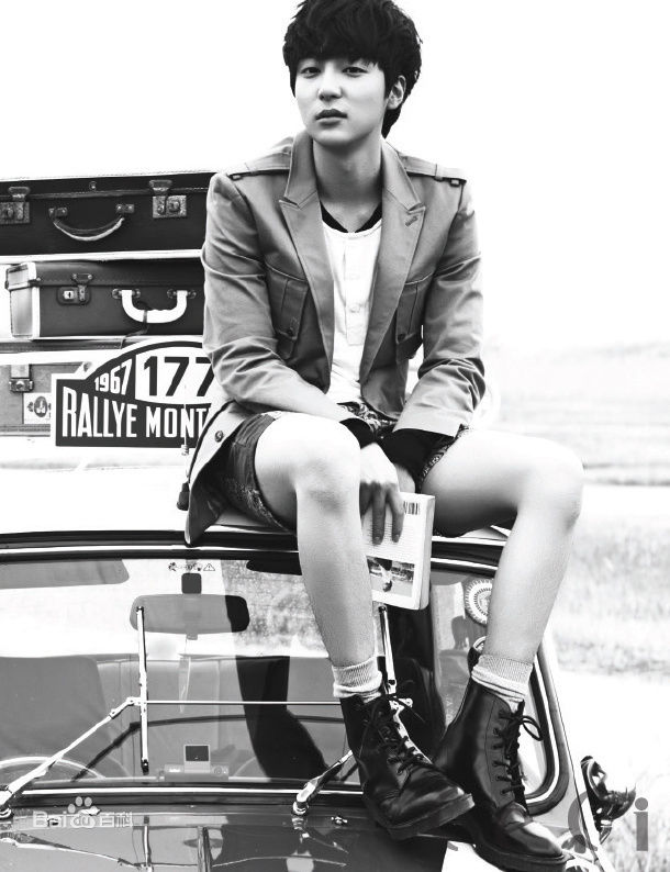 金相佑(Roy Kim，Kim Sang Woo（英）； （韩）)高清Roy Kim杂志图图集