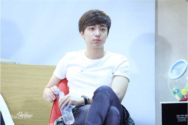 金相佑(Roy Kim，Kim Sang Woo（英）； （韩）)活动图 饭拍性感图片图集