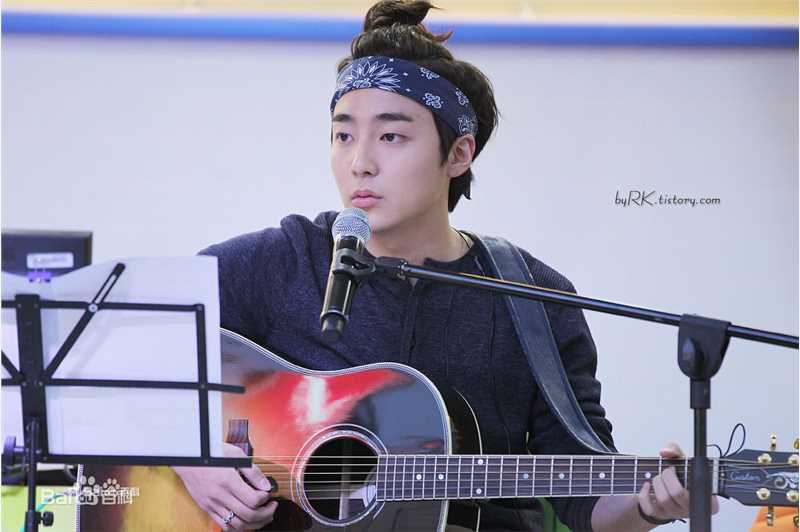 金相佑(Roy Kim，Kim Sang Woo（英）； （韩）)活动图 饭拍性感图片图集